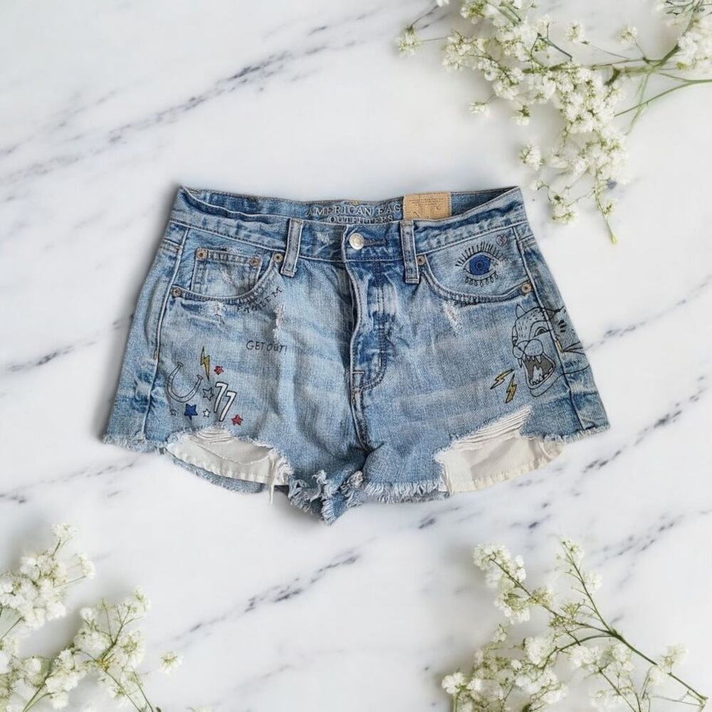 American Eagle Vintage High Rise Graphic Denim Button Fly Shorts Size 2